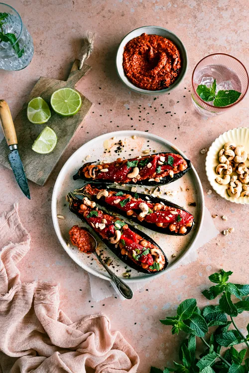 Delicious grilled eggplant with cashews and bell pepper pesto 1